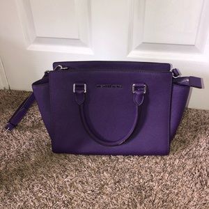 Michael Kors Selma Messenger bag